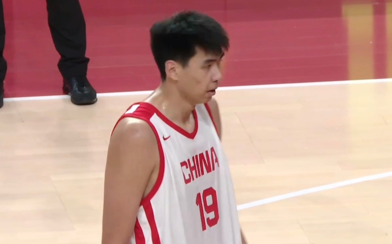 亚博体育登录入口-被轰11-0!中国男篮半场落后7分 徐昕王俊杰庞峥麟全轰8分